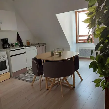 La Bruyere Apartment *